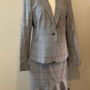 Banana Republic gray windowpane suit jacket and skirt size 10, like new